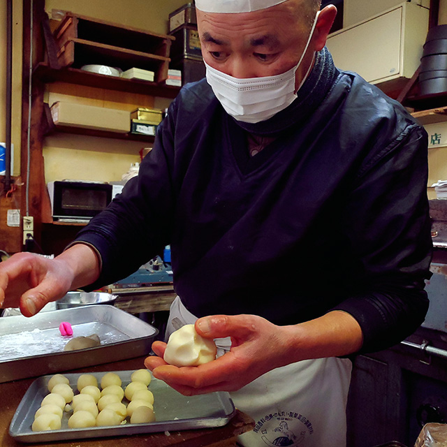 でっちようかん、能勢栗もなか。町民の暮らしに欠かせない和洋菓子を製造販売する木田菓子店